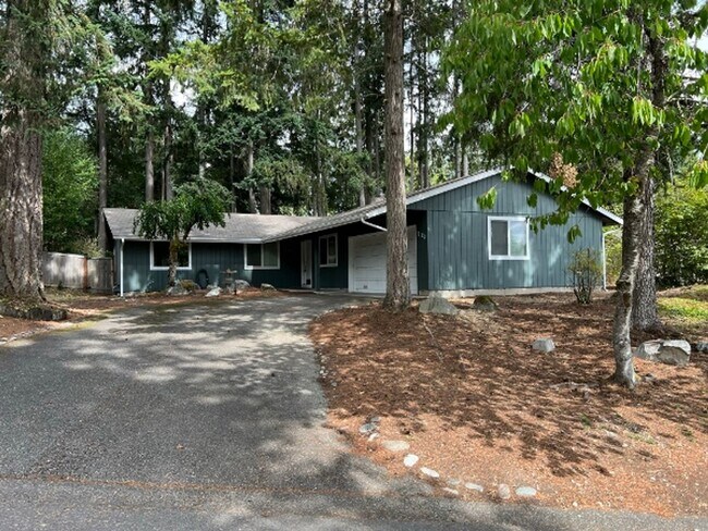 Building Photo - 7120 Sierra Dr SE