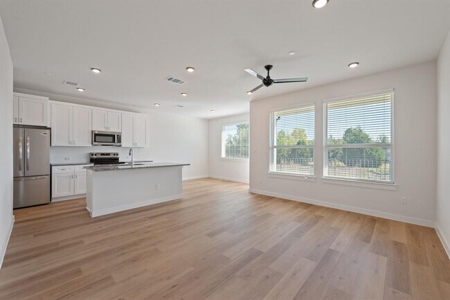 Foto del edificio - 2600 Gattis School Rd