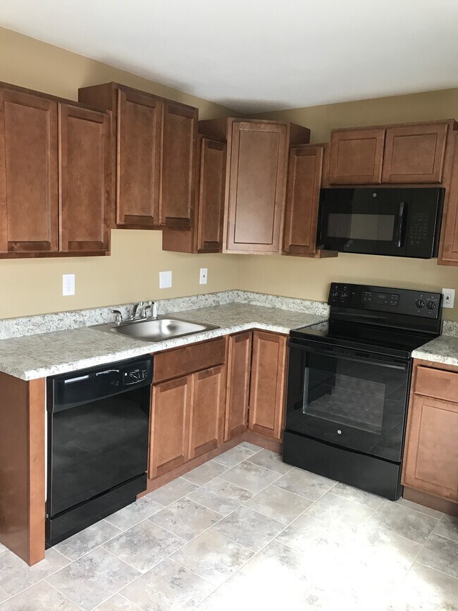 Building Photo - 304 Biggs Dr