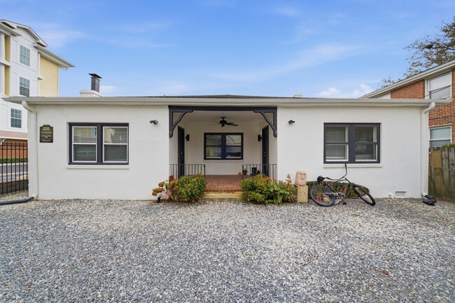 Building Photo - 316 24th St