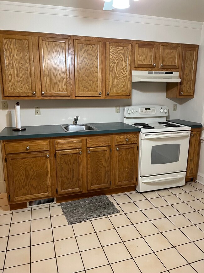 Kitchen - 1905 Garfield Ave