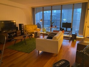 Building Photo - 300 N State St