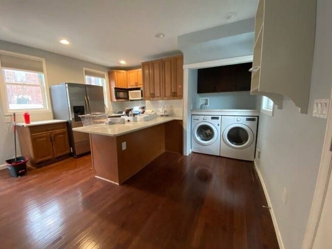 Foto del edificio - 4416 Plummer St