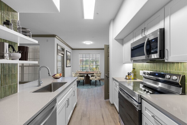 Foto del edificio - Cortland Lakecrest