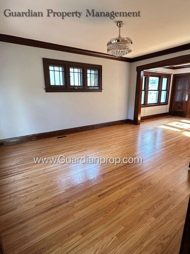 Building Photo - South Minneapolis Single Family Home, Fenc...