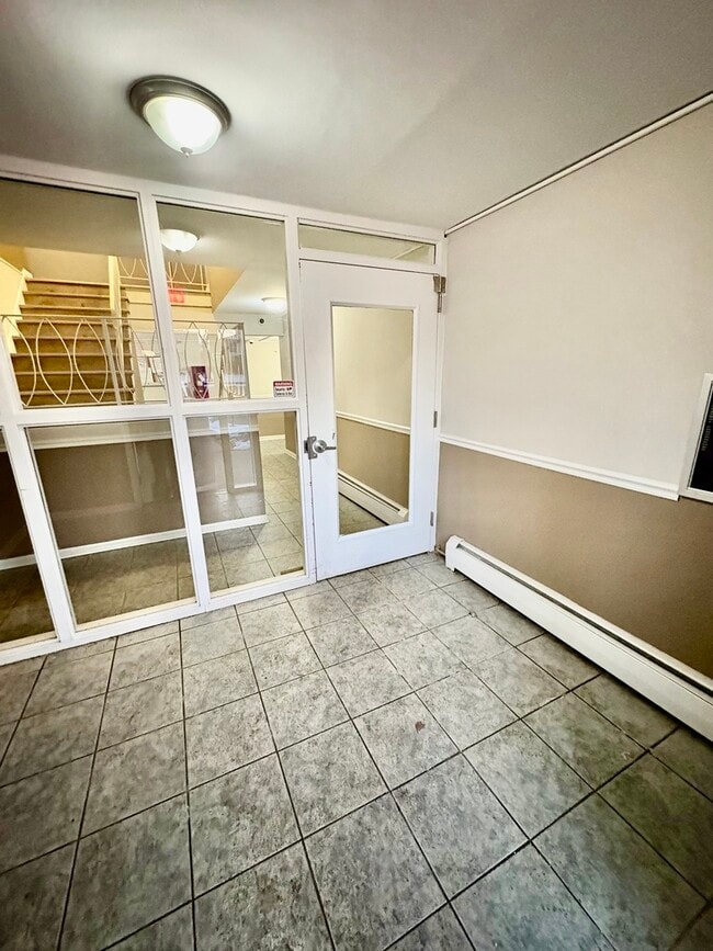 Building Photo - 1557 Jill Ct