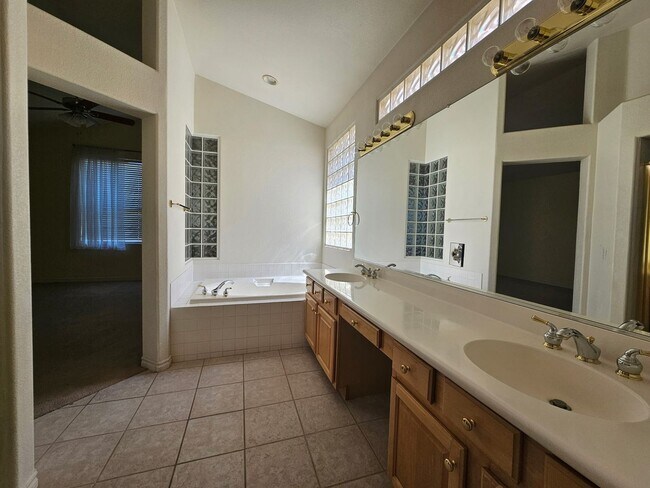 Foto del edificio - Charming 3BR House in Las Vegas