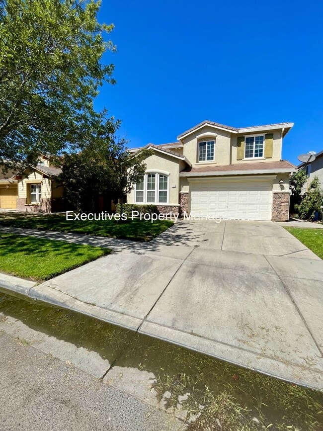 Building Photo - 733 Round Hill Dr