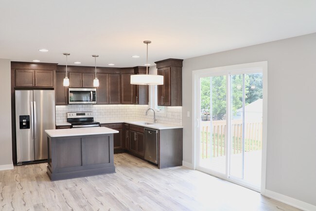 Building Photo - 2122 2nd St SW