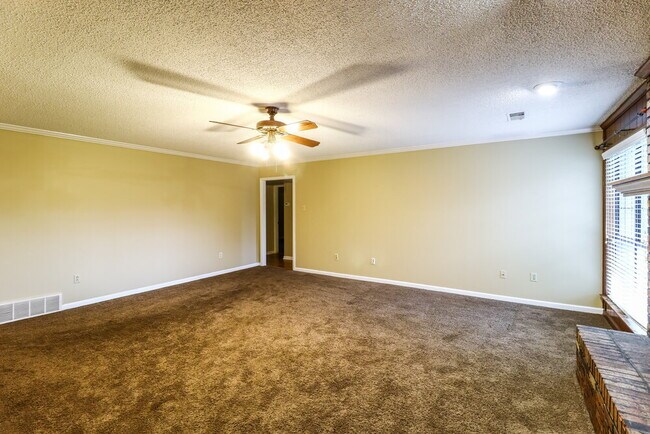 Foto del edificio - 928 Pheasant Hollow Dr