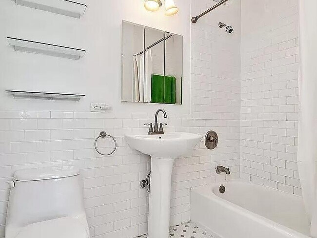 Foto del edificio - 504 W 136th St