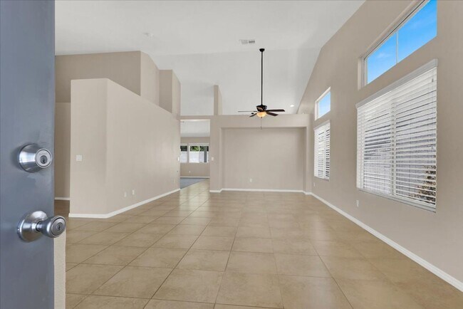 Building Photo - 1-Story, 3 bedroom pool home in Green Vall...