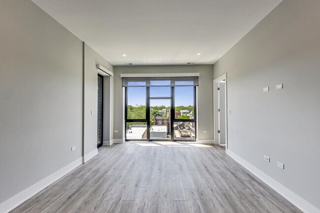 Foto del edificio - 2 bedroom in Chicago IL 60622