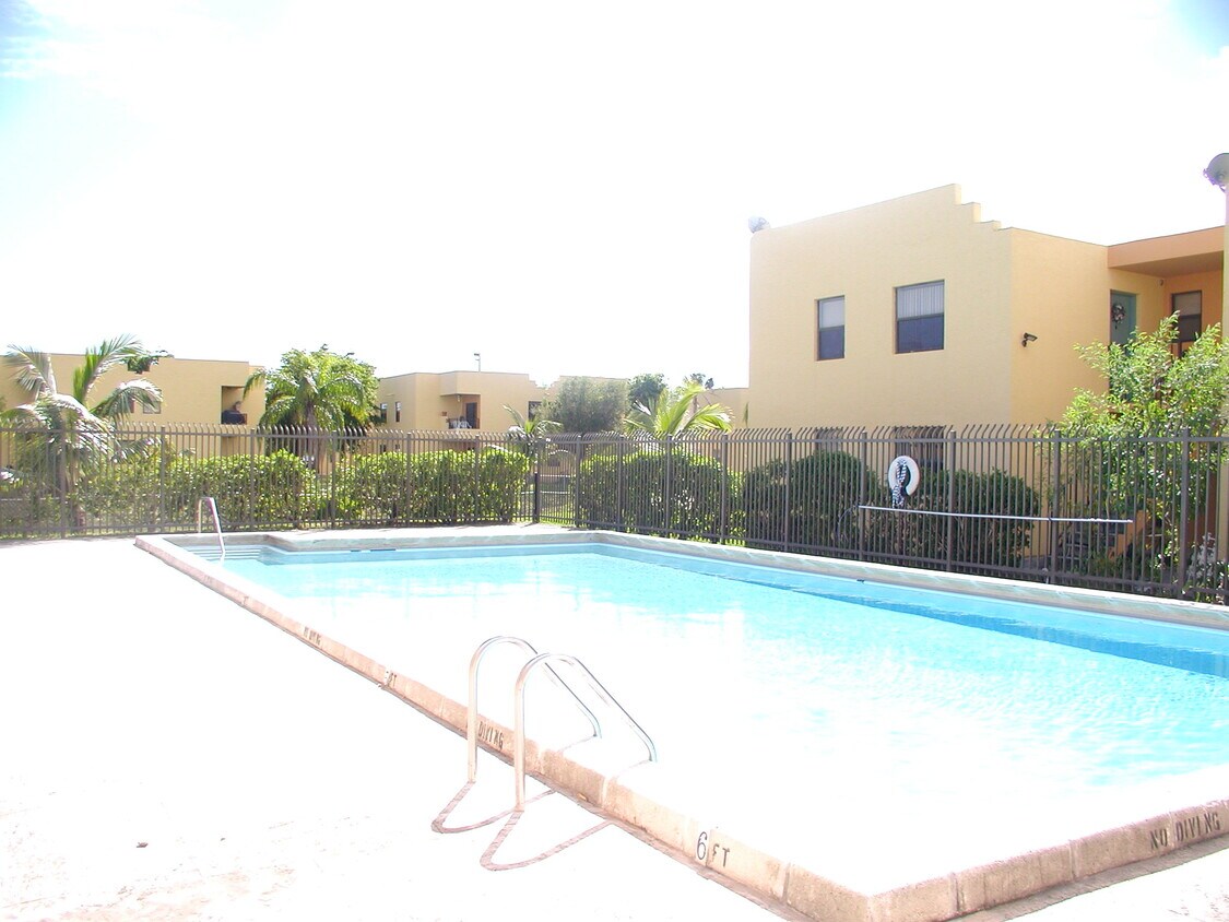 Foto del edificio - 556 NW 114th Ave