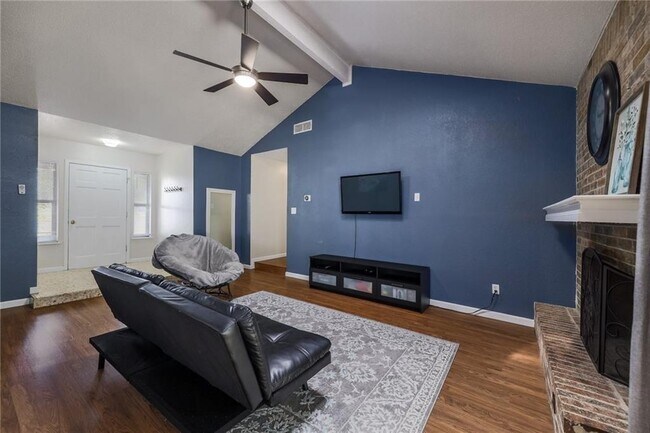 Foto del edificio - 1701 Jackson Dr