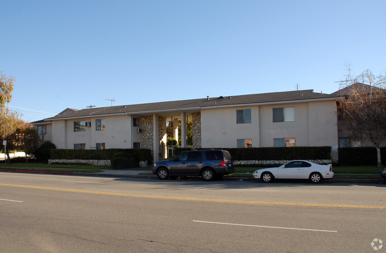 Foto del edificio - 6154 Coldwater Canyon Ave