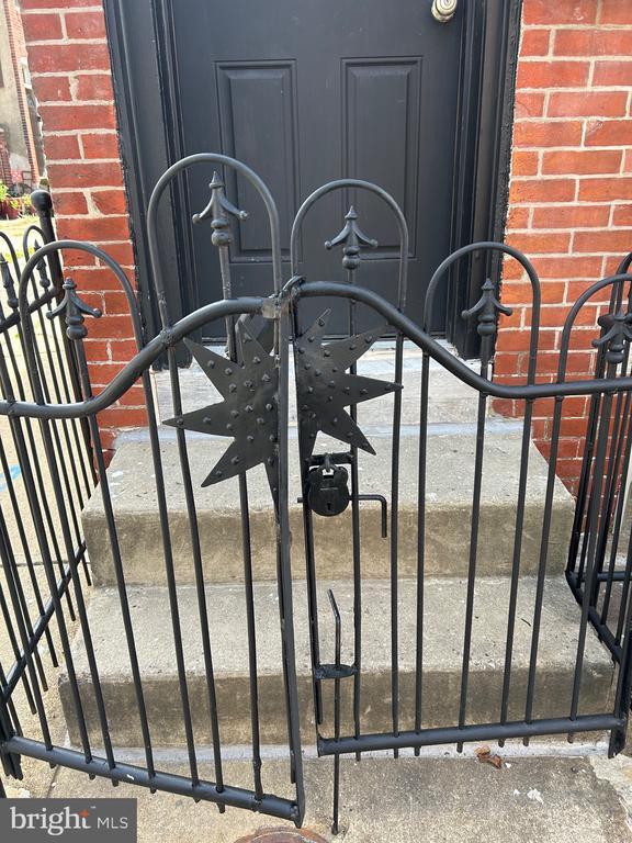 Building Photo - 218 E Wildey St