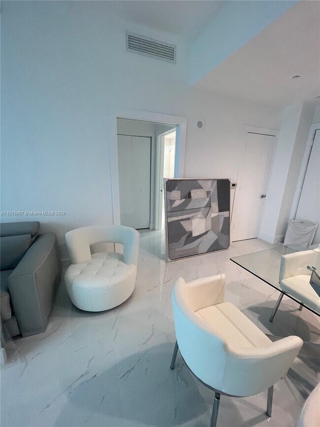 Foto del edificio - 950 Brickell Bay Dr