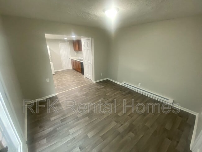 Building Photo - 2320 E Brookside Ave