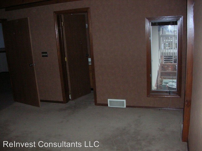 Building Photo - 4698 Dixie Hwy