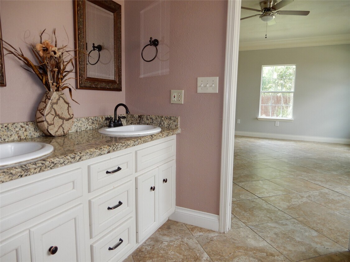 Foto principal - 13531 Russ Dr