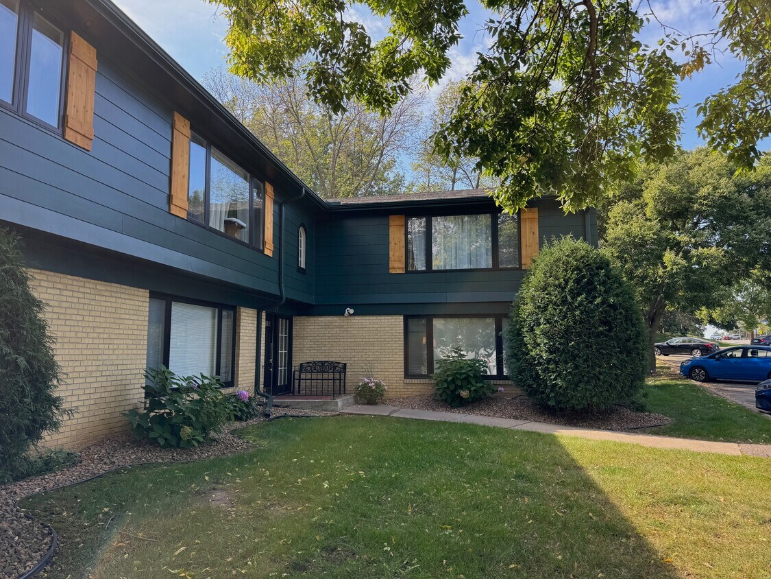 Foto del edificio - 190 Wayzata Blvd E