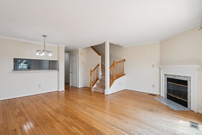 Foto del edificio - Move-in Ready Townhome in Ashburn Village!