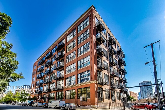 Building Photo - 525 W Superior Street