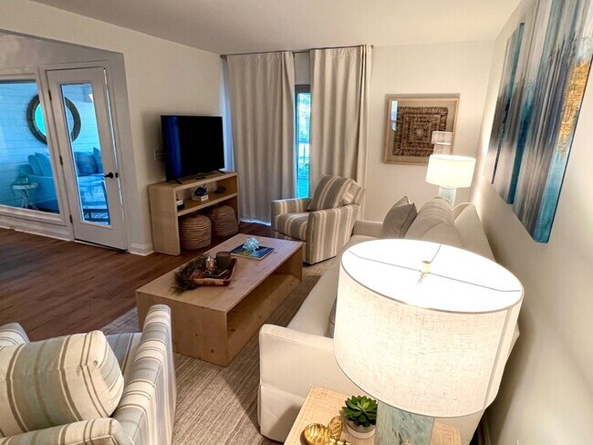 Foto del edificio - 1613 Live Oak Park