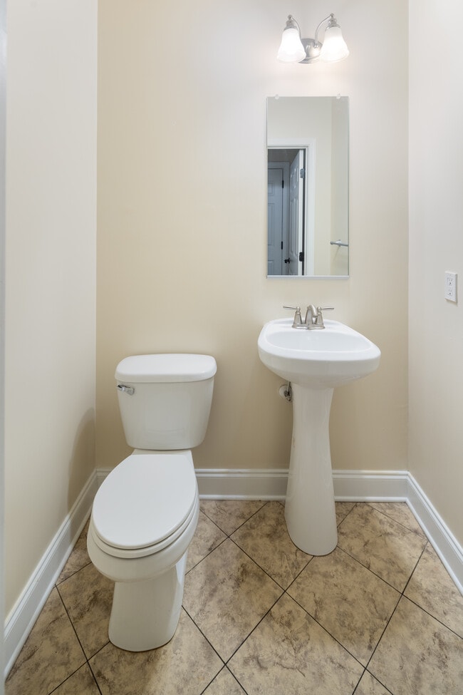 Foto del edificio - The Helm and Deemer's Landing