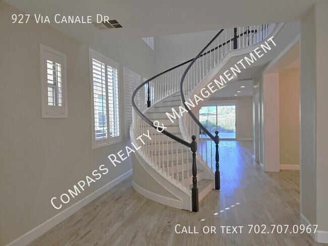 Foto del edificio - 927 Via Canale Dr