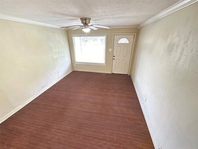 Foto del edificio - 4818 Caplin St