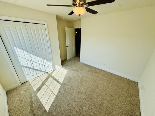 Foto del edificio - 3964 McKendree Xing