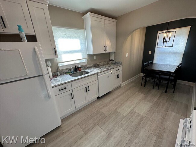 Foto del edificio - 21503 Collingham Ave