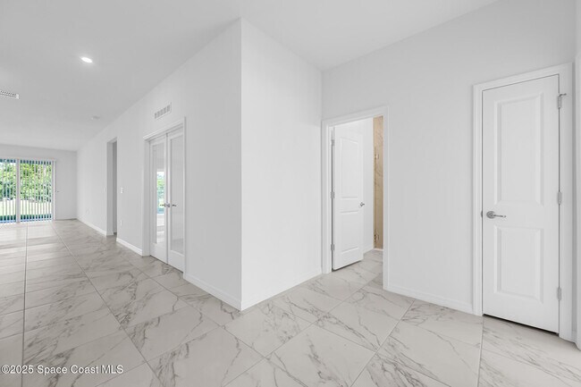 Building Photo - 6266 Moonrise Dr