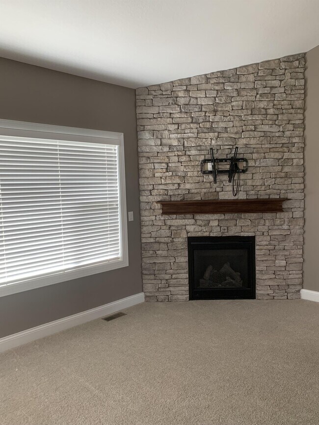 Foto del edificio - 16008 Springbrook Trl