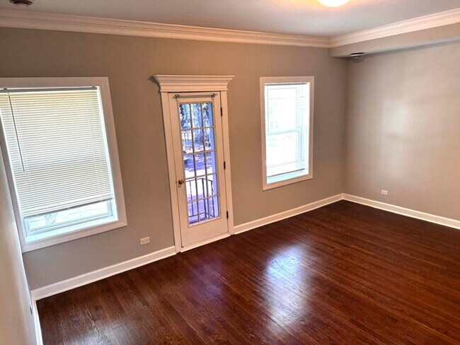 Foto del edificio - 2155 N Kenneth Ave