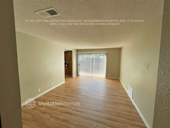Foto del edificio - 10059 Glen Grove Ct