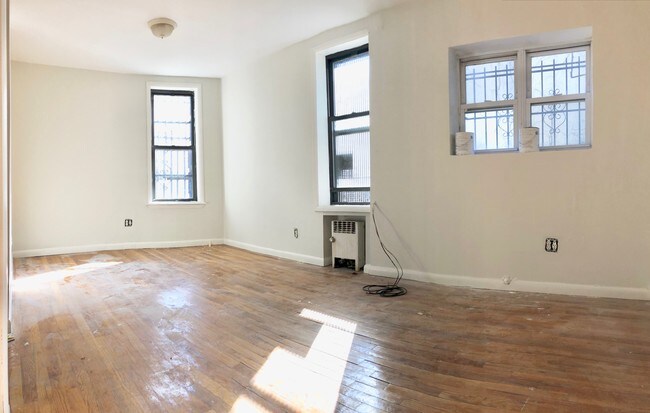Building Photo - 618 Eastern Pkwy