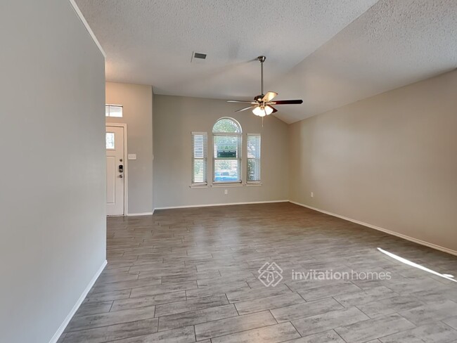 Building Photo - 6706 Flamewood Dr