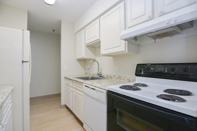 Building Photo - 95 Audubon Rd