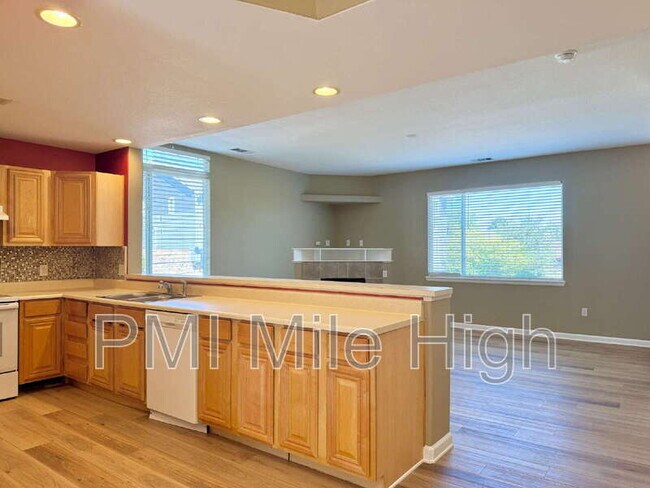Foto del edificio - 8751 Pearl St