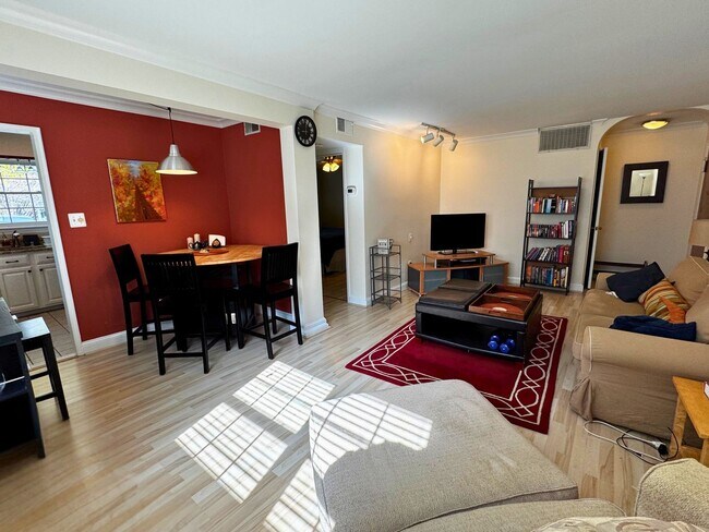 Foto del edificio - 2107 N Scott St