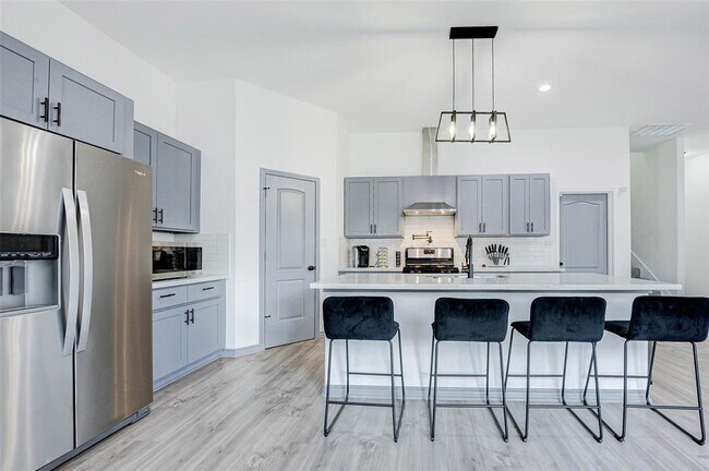 Building Photo - 10213 Ashville Dr