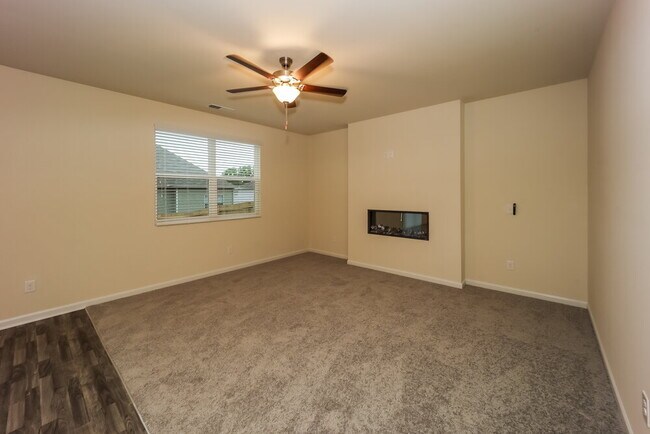 Foto del edificio - 372 Hamilton Pointe Dr
