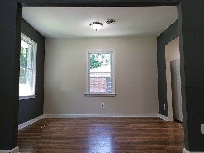 Building Photo - 50% off first month's rent!!!