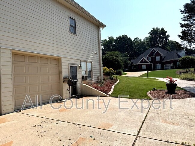 Foto del edificio - 5760 Charleston Ln