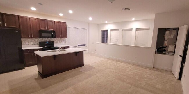 Foto del edificio - 8408 Rothman Aly