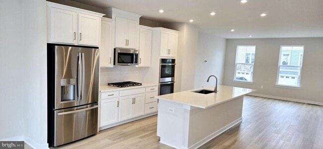Building Photo - 24148 Thurso Sq