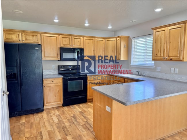 Building Photo - Beautiful 3 Bedroom 2.5 Bathroom Home For Rent